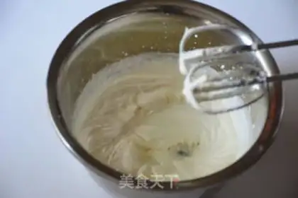 Make Blueberry frozen cheesecake step 3