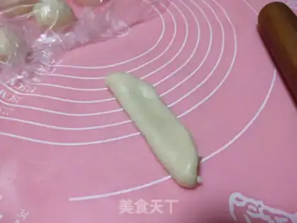 Make Cranberry cheese mini roll step 17