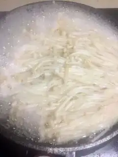 Make Garlic tofu evaporated gill mushrooms step 3