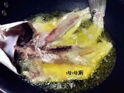 Make Zhongqing State roasted fish step 3