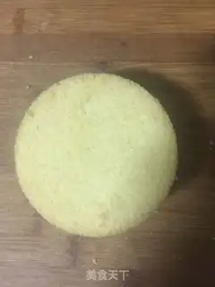 Make A hand-drawing mousse drum cake step 1