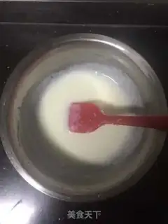 Make A hand-drawing mousse drum cake step 3