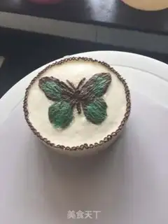 Make A hand-drawing mousse drum cake step 14