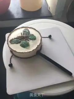 Make A hand-drawing mousse drum cake step 17