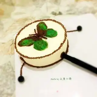 Make A hand-drawing mousse drum cake step 20