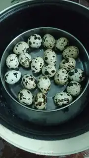 Make The quail egg is a flower step 1