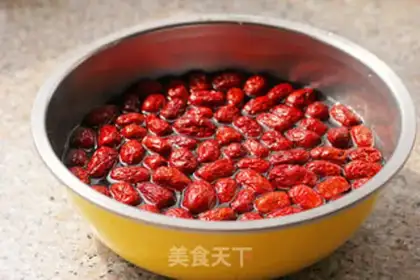 Make Homemade red date mud step 0