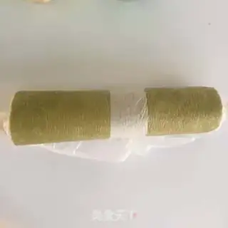 Make Sponge over tea cake rolls step 7