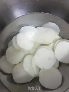 Make Potatoe egg soup step 1