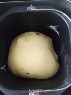 Make raisin braid bread step 1