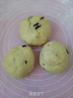 Make raisin braid bread step 2