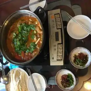 Make Guizhou sour pig hoof step 1