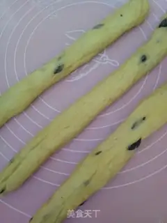 Make raisin braid bread step 3