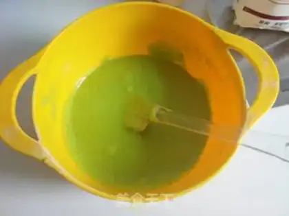Make Spinach red bean cake step 4