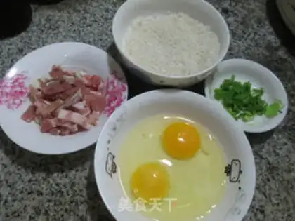 Make Eggs and salted rice congee step 0