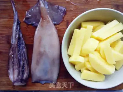 Make Spicy squid roasted potatoes step 0