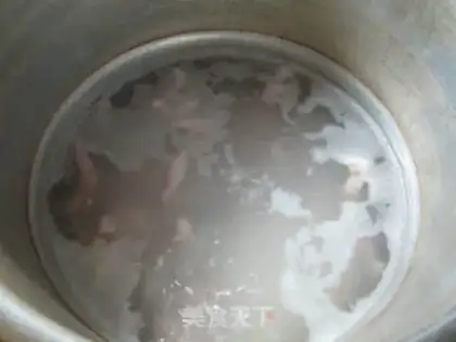 Make Eggs and salted rice congee step 3