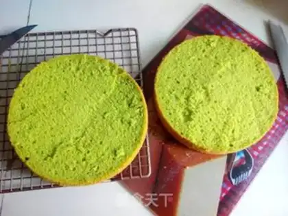 Make Spinach red bean cake step 10