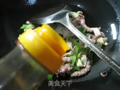Make Pelican peppers of fried octopus step 4