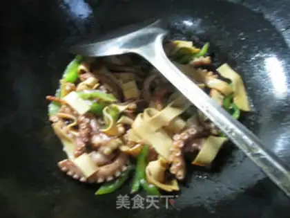 Make Pelican peppers of fried octopus step 7