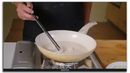 Make Rose-curded lamb step 1