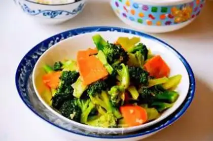 Make Garlic fried broccoli step 8