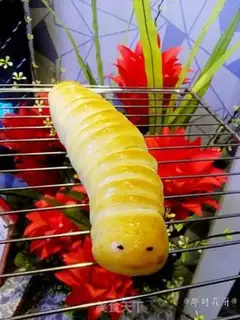 Make caterpillar bread step 14