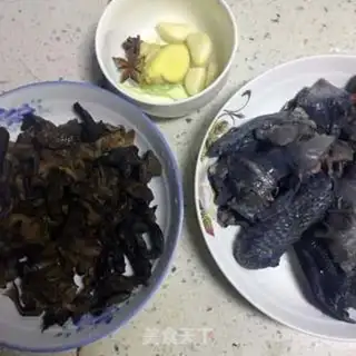Make Chicken-cooked mushrooms step 0