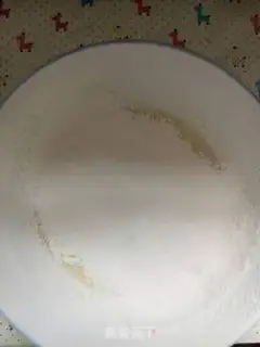 Make Six inches of Olio cream cake step 1
