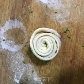 Make Hand grab cake step 4