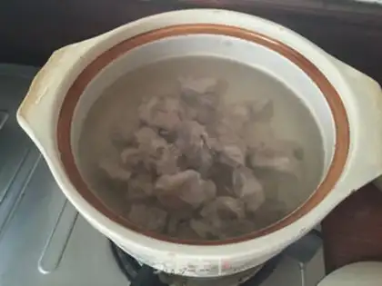 Make Cracker-cracker soup step 1