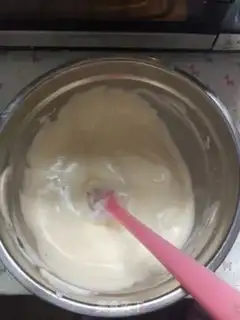 Make Six inches of Olio cream cake step 8