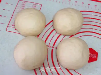 Make A charming drop of flowers and a hand to tear bread step 4