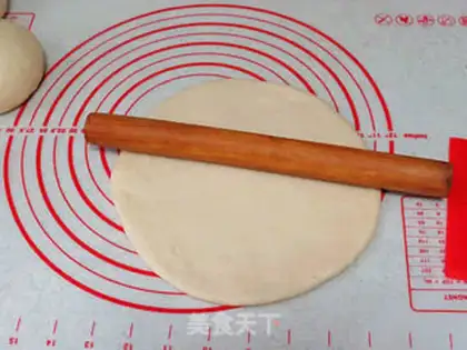 Make A charming drop of flowers and a hand to tear bread step 5