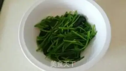 Make Squirty spinach step 0
