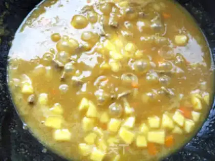 Make Little yellow curry beef step 5