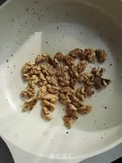 Make Red sugar walnut pack step 7