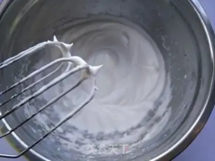 Make Coco Chifeng cream cake step 4
