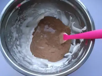 Make Coco Chifeng cream cake step 7