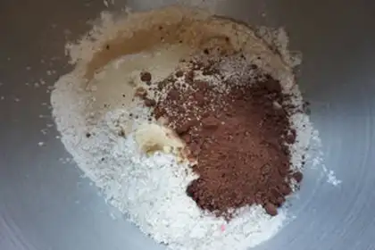 Make All-wheat chocolate cheese bag step 0