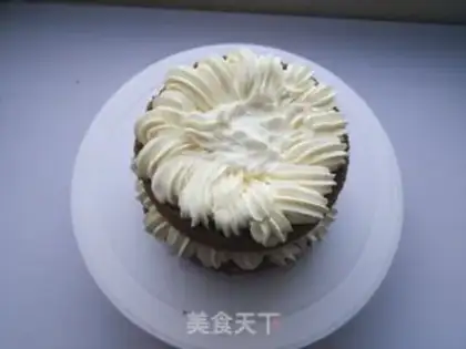 Make Coco Chifeng cream cake step 13