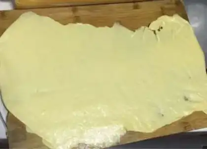 Make Hand grab cake step 1