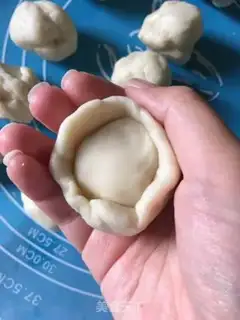 Make Universal Medium Soccer step 4