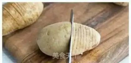 Make Orléans baked potatoes step 0