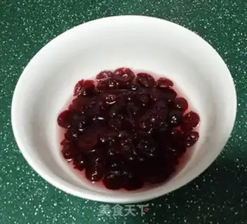 Make Cranberry ice cream step 1