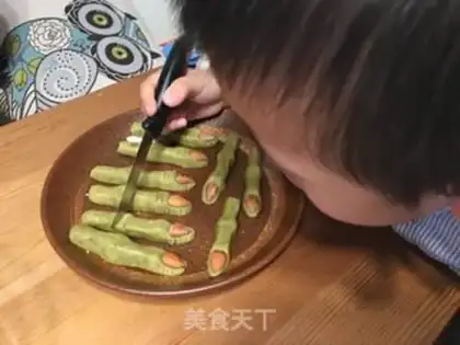 Make Halloween cookies step 5