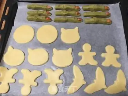 Make Halloween cookies step 9