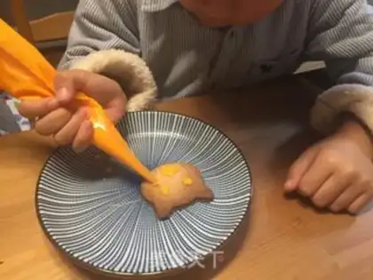 Make Halloween cookies step 14