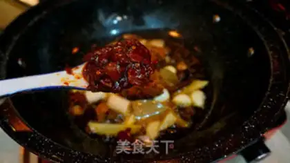 Make Hot pig hoof hotpot step 8