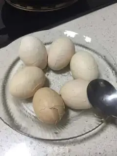 Make Five halogen eggs step 3